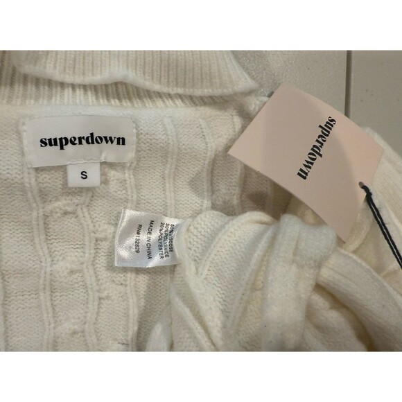 NEW Superdown Sweater Womens Small Cable Knit Criss Cross Cropped Minimal Indie - Picture 3 of 6